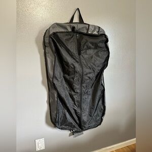 Garment bag with multiple pockets